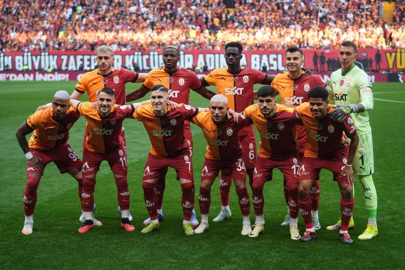 Şampiyonluk kutlamasında gözyaşlarını tutamamıştı! Galatasaray'dan yıldız futbolcu için veda paylaşımı: "Bu formayı kalpleriyle sahiplendiler" - Resim: 2