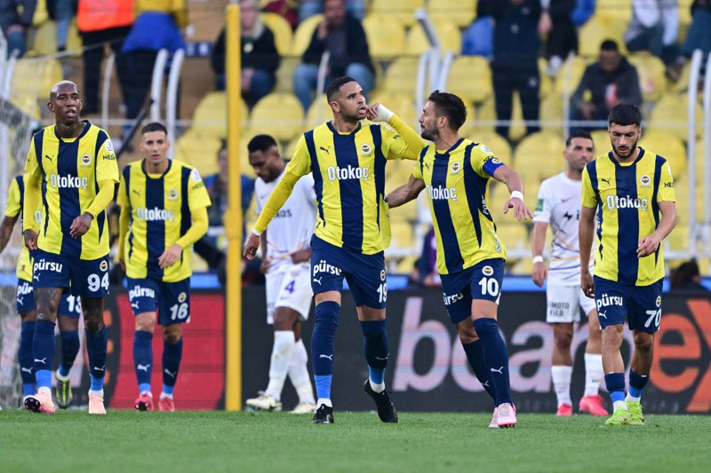 Başarısızlığın faturası çıktı! Fenerbahçe’nin 40 milyon eurosu çöpe gitti! 3 yeni transfer sezonu sonu gönderilecek! - Resim: 1