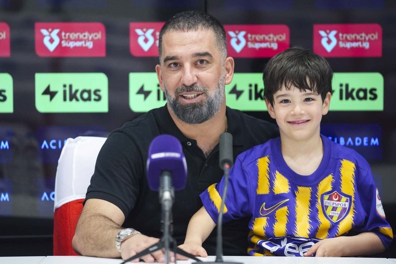 Arda Turan hayırlı olsun! 2 yıllık sözleşmeyi imzaladı! Yeni takımı belli oldu - Resim: 6