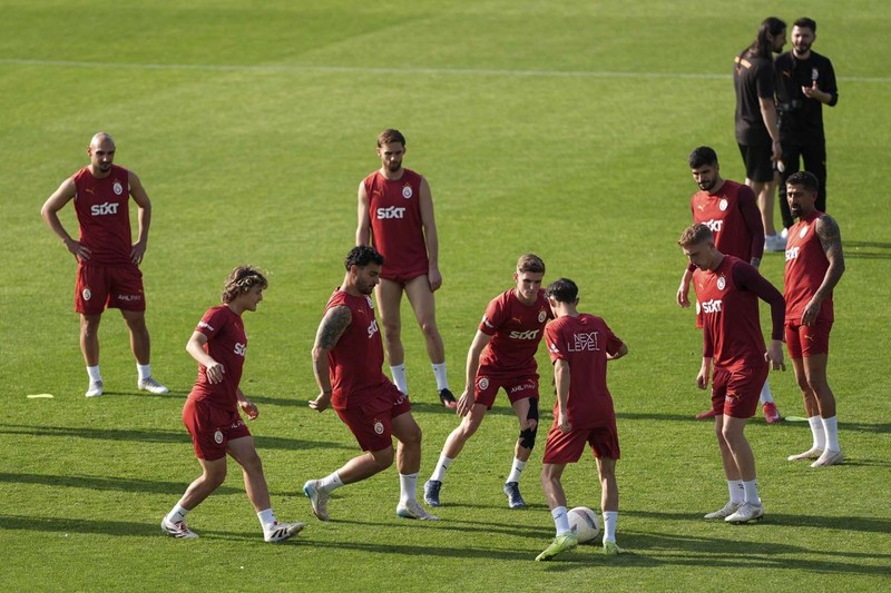 İngilizler transfer bombasını patlattı! Galatasaray’a 32 milyon euroluk bedava sağ bek! “Transfer olma ihtimali çok yüksek” - Resim: 3
