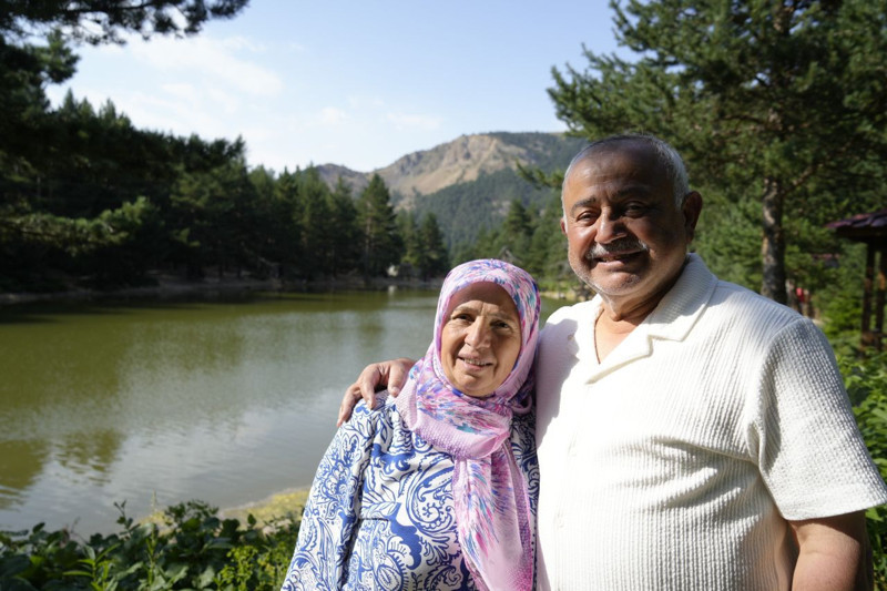 Gümüşhane’de 2 bin metre rakımdaki Limni Gölü Tabiat Parkı sıcak havadan kaçanların uğrak noktası oldu - Resim: 1