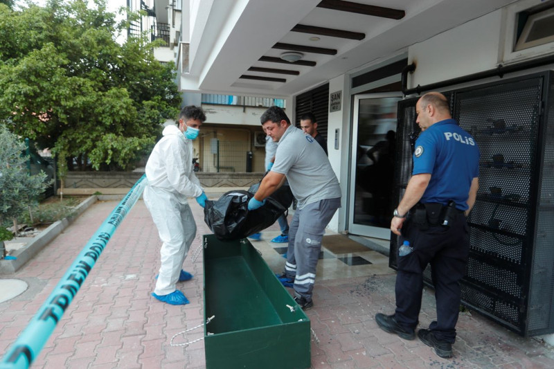 Antalya'da korkunç cinayet! Boğazı kesilmiş halde bulundu! Cinayet silahı oradan çıktı - Resim: 5