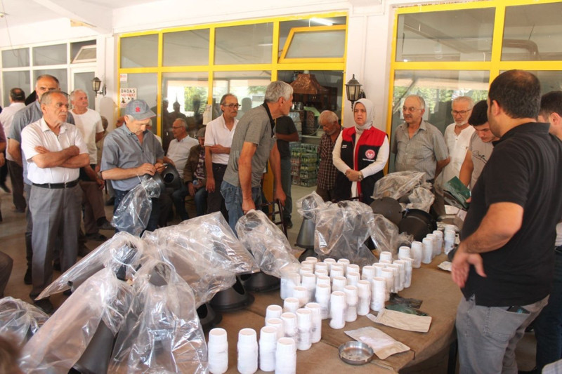 Düzce’de tarlalara yayılan tehlikeye karşı binlerce üreticiye ilaç ve tuzak desteği - Resim: 2