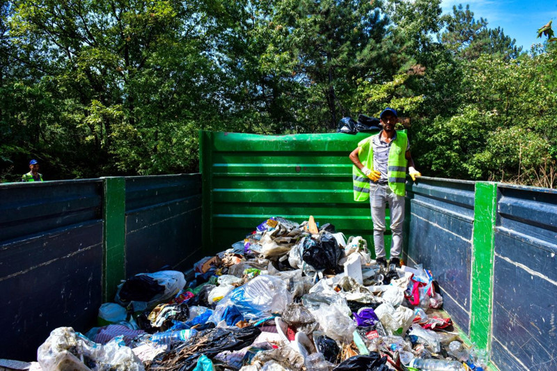 Bursa Büyükşehir Belediyesi’nin başlattığı “Temizle, Yeşert, Koru” seferberliği Kestel’de sürdü - Resim: 4
