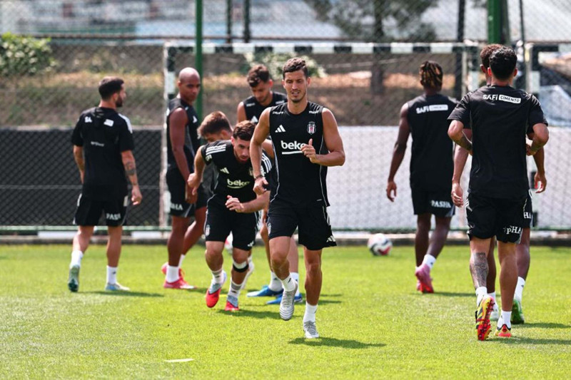 Beşiktaş’ta Muci sonraki bir ayrılık daha! 1.5 milyon euroluk yıldız Süper Lig ekibine gitti! - Resim: 2