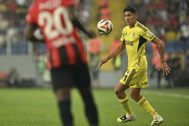 Fenerbahçe’ye şok haber! 22 milyon euroluk yıldız sakatlandı - Resim: 4