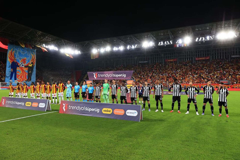 Tammy Abraham sessizliğe gömüldü! Gol karnesi herkesi şaşırttı! Beşiktaş’ta alarm zilleri çalmaya başladı! - Resim: 1