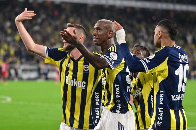 Fenerbahçe’de Tedesco ayrılığı resmen açıkladı! “Bu kulübün efsanesi olacak” - Resim: 6