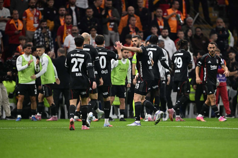 Beşiktaş’ta taşlar yerinden oynadı! Sergen Yalçın 2 yıldızın üzerini çizdi! Serdal Adalı devre arası gönderecek - Resim: 2