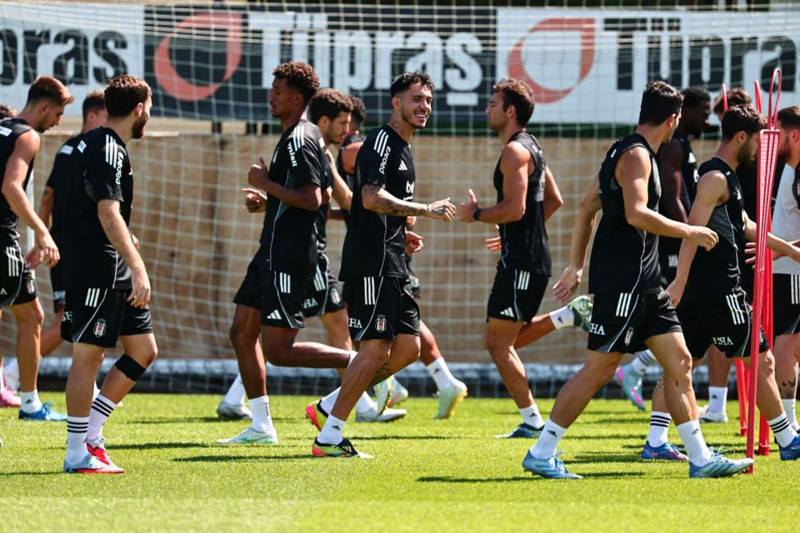 Beşiktaş’ta Sergen Yalçın’dan şok karar! 6 milyon euroluk yıldıza forma göstermedi - Resim: 1