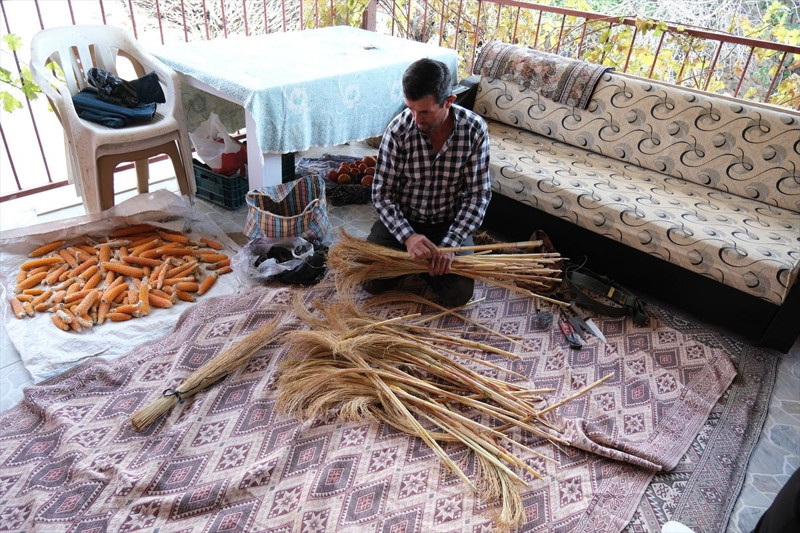 Bursa’da yarım asırlık baba mirasını sürdürüyor! Ömrü yettiğince devam edecek - Resim: 2