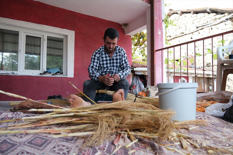 Bursa’da yarım asırlık baba mirasını sürdürüyor! Ömrü yettiğince devam edecek - Resim: 7