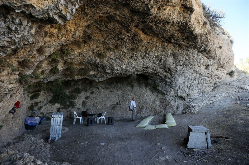 Bitlis’in Delikli Mağarası’nda 8 bin yıllık yaşam izleri bulundu! Urartu dönemine ait mezar gün yüzüne çıktı - Resim: 10