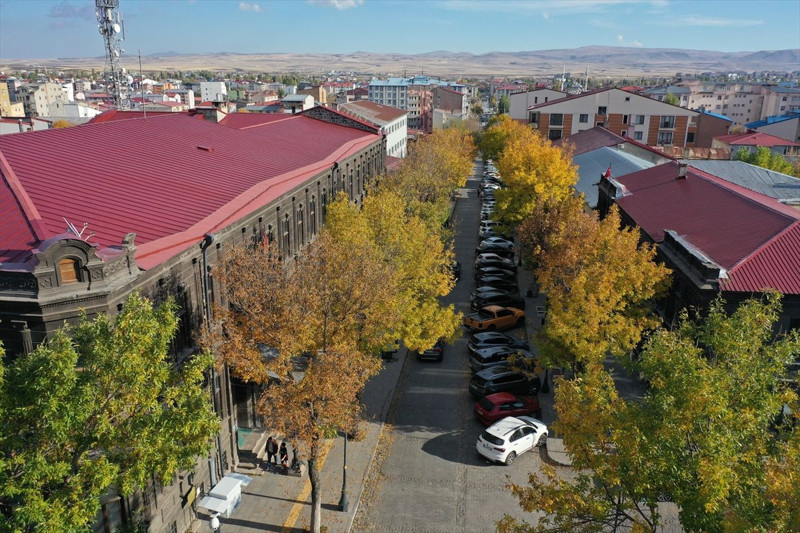 Kars’ta 140 yıl önce inşa edilen taş binalar yeniden hayat buldu! Baltık mimarisi kenti masalsı bir görünüme bürüdü - Resim: 11