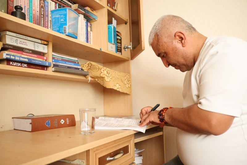 Simit tezgahından memurluğa! Azim engel tanımadı! 20 yıl simit sattı, atandığına kimse inanmadı! - Resim: 7