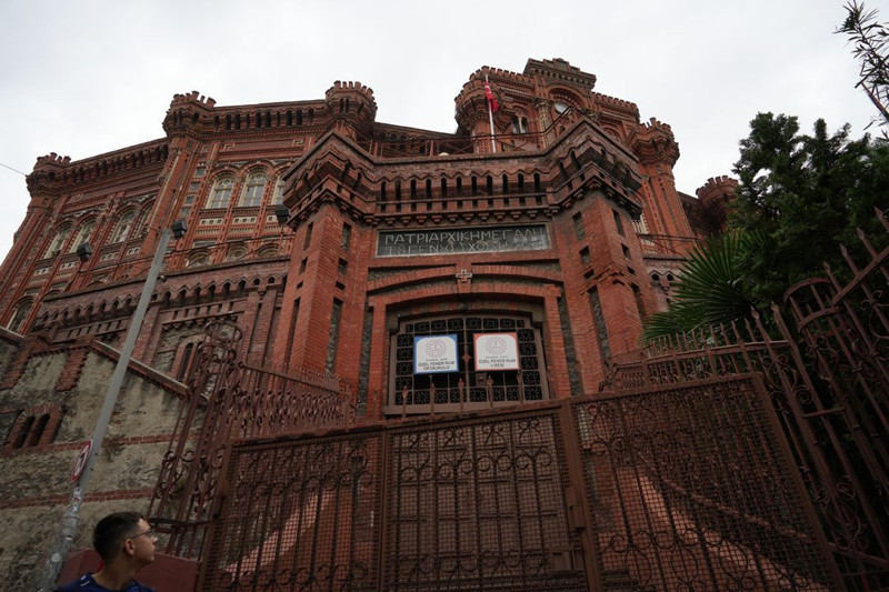 Depreme dayanıksız çıktı! MEB 571 yıllık Fener Rum Okulu'na süre verdi - Resim: 1