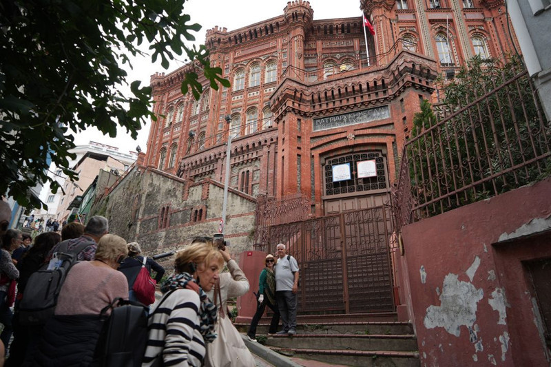 Depreme dayanıksız çıktı! MEB 571 yıllık Fener Rum Okulu'na süre verdi - Resim: 4