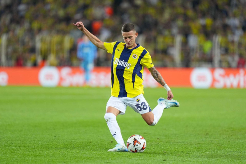 Fenerbahçe’den şok karar! Sadettin Saran biletlerini kesti! İki yıldız teklif gelirse satılacak! - Resim: 10