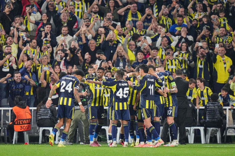 Fenerbahçe’den şok karar! Sadettin Saran biletlerini kesti! İki yıldız teklif gelirse satılacak! - Resim: 8