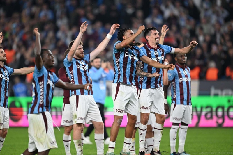 Galatasaray’da Trabzonspor maçı öncesi moral bozan gelişme! İki kritik isim forma giyemeyecek - Resim: 3