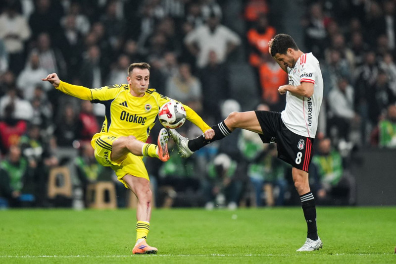 Beşiktaş- Fenerbahçe derbisine hakem Ali Yılmaz damga vurdu! 2 penaltı ve 2 kırmızı kartı atladı! İşte tartışmalı pozisyonlar - Resim: 1