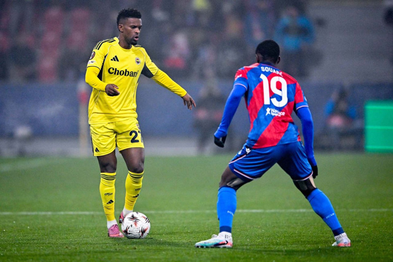 Dünya devi kancayı takmıştı! Fenerbahçe’den yıldız futbolcunun gidişine izin yok! - Resim: 1