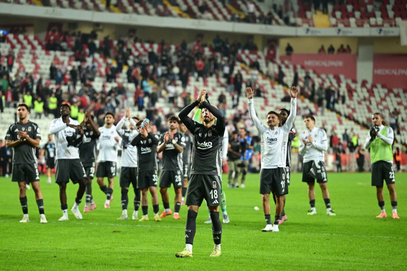 Sergen Yalçın kolları sıvadı! Plan hazır! İşte Beşiktaş’ı zirveye çıkaracak 11 maçlık fikstür! - Resim: 6