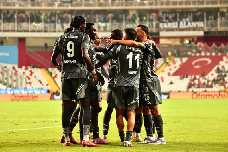 Sergen Yalçın kolları sıvadı! Plan hazır! İşte Beşiktaş’ı zirveye çıkaracak 11 maçlık fikstür! - Resim: 8