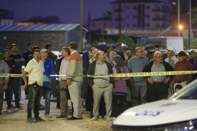 Antalya'da dehşet! Eşi ve çocuklarını katletti - Resim: 10