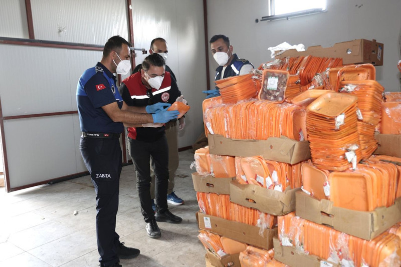 Denetimlerde akılalmaz hijyen skandalı! 25 ton bozuk tavuk ürünü ele geçirildi - Resim: 2