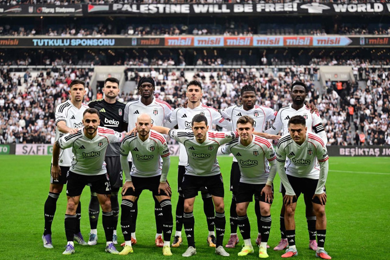 Beşiktaş'tan şaşkına çeviren karar! 41.5 milyon euroluk yıldızın bileti kesildi! Yeni transfer gidiyor! - Resim: 1