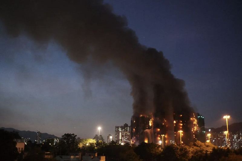 Hong Kong’u sarsan felaket! Wang Fuk Court alevlere teslim! Ölüler ve mahsur kalanlar var - Resim: 3