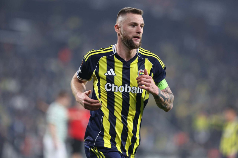 Fenerbahçe'de Tedesco'dan sürpriz tercihler! Galatasaray derbisinin muhtemel ilk 11'i belli oldu! Bir mevkide kararsızlık var - Resim: 7