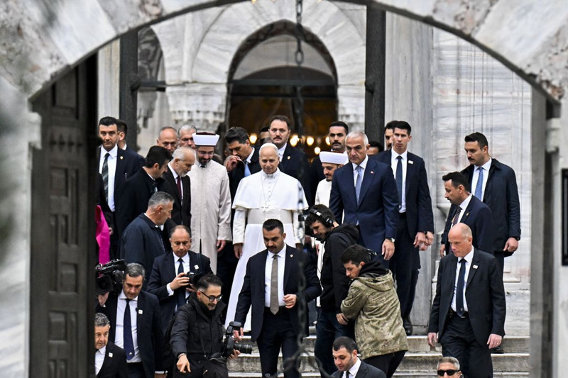 Papa, Sultanahmet Camii'nde! Ayakkabı detayı dikkat çekti - Resim: 5