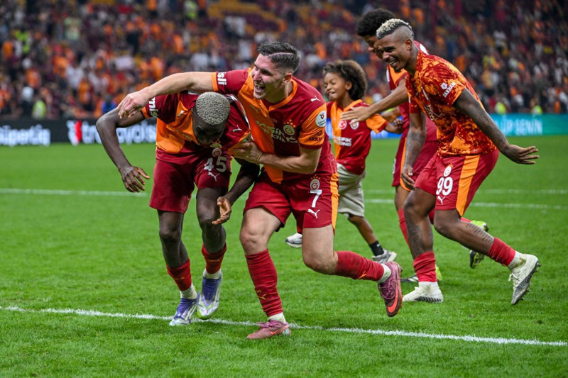 Fenerbahçe derbisi öncesi kritik gelişme! Osimhen derbide sahada olacak mı? Okan Buruk sonunda kararını verdi - Resim: 11