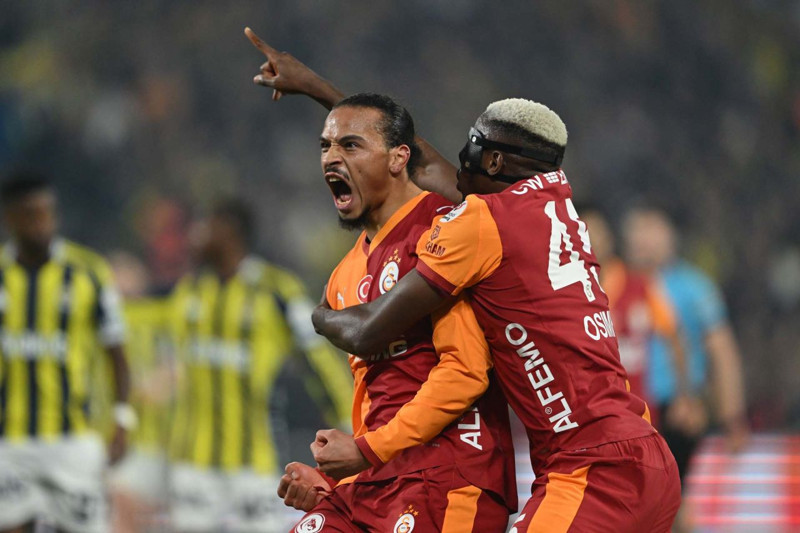 Avrupa Fenerbahçe- Galatasaray derbisini yazdı! İki yıldıza vurgu yaptılar! - Resim: 5