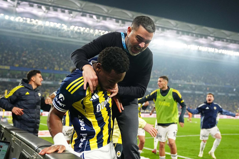 Avrupa Fenerbahçe- Galatasaray derbisini yazdı! İki yıldıza vurgu yaptılar! - Resim: 16