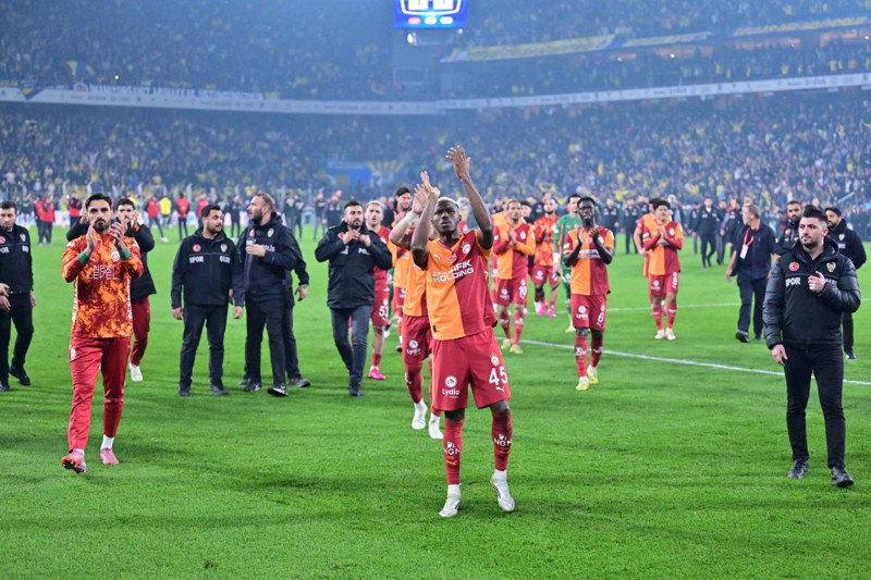 Osimhen'den Fenerbahçe derbisi sonrası üst üste paylaşımlar! Taraftarları mest etti! 4 takım arkadaşını övdü - Resim: 4