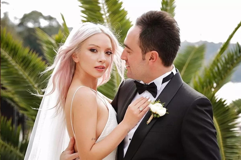 Ece Seçkin'in yeni tatil rotası ortaya çıktı! Kar için ülke değiştirdi - Resim: 2