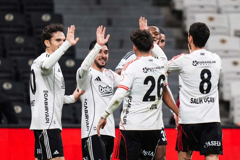 Beşiktaş yeni orta sahasını buldu! Transferde ters köşe! 13 milyon euroluk yıldız Kartal'a sıcak bakıyor! - Resim: 3