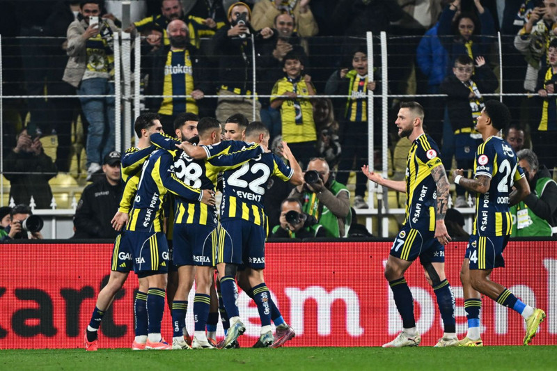 Transfer yarışına girdiler! Tedesco'nun prensi paylaşılamıyor! Fenerbahçeli yıldıza 4 talip birden! - Resim: 3
