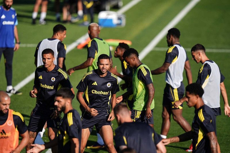 Transferin gözdesi olmuştu! Fenerbahçe’den yıldız futbolcunun gidişine izin yok! "Satışı söz konusu değil!" - Resim: 2