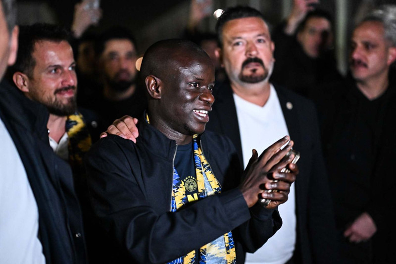 Resmi imzayı attı! Fenerbahçe'nin yeni transferi N'Golo Kante'den ilk açıklama! - Resim: 3