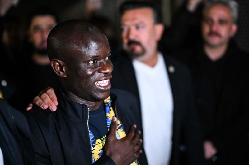 Resmi imzayı attı! Fenerbahçe'nin yeni transferi N'Golo Kante'den ilk açıklama! - Resim: 4