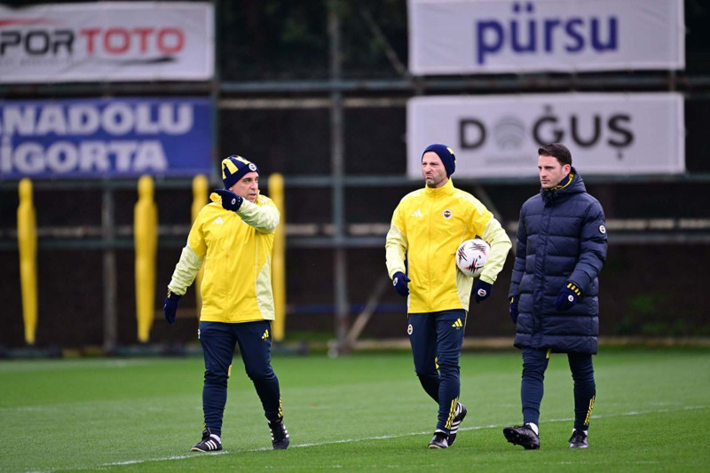 Fenerbahçe’de Tedesco, Nottingham maçı öncesi umut dağıttı! Dikkat çeken Çağrı Balta açıklaması - Resim: 4