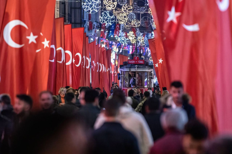 Devletten gençlere tarihi destek! İlk işe girenlerin 6 ay maaşı ödenecek: 250 bin genç hedefleniyor - Resim: 3