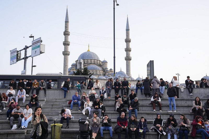 Devletten gençlere tarihi destek! İlk işe girenlerin 6 ay maaşı ödenecek: 250 bin genç hedefleniyor - Resim: 5