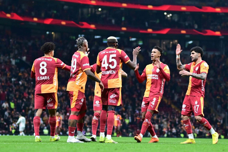 Galatasaray, Osimhen’in bonservisini belirledi! Fransızlar tarihe geçecek parayı duyurdu! - Resim: 12