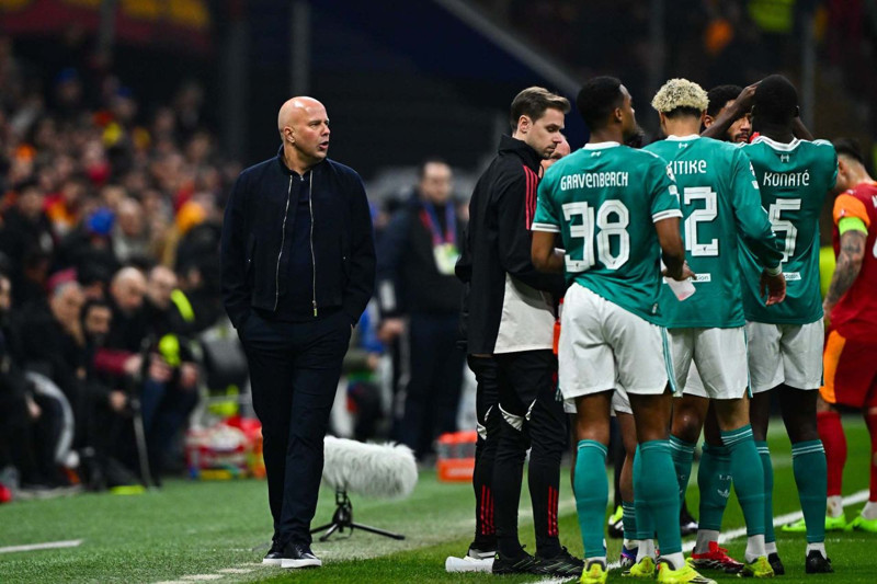 “Tur şansı yüzde 1” demişti! Galatasaray yenilgisi çıldırttı! Liverpool efsanesi Arne Slot’u yerden yere vurdu! - Resim: 6