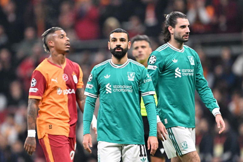 “Tur şansı yüzde 1” demişti! Galatasaray yenilgisi çıldırttı! Liverpool efsanesi Arne Slot’u yerden yere vurdu! - Resim: 4